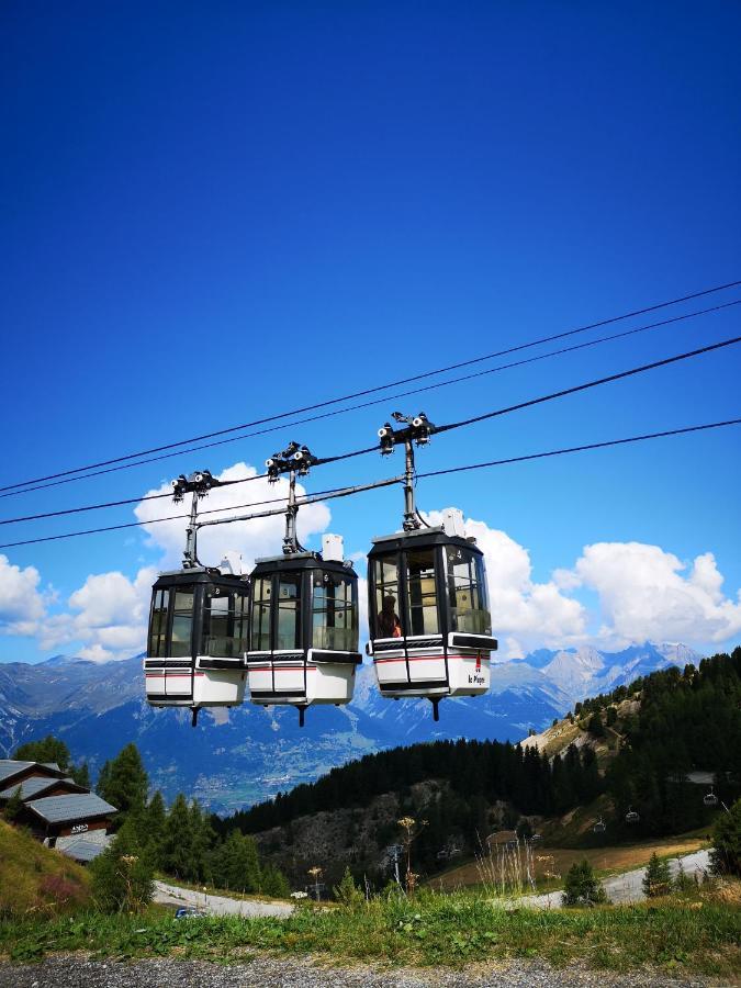 Studio 1 pièce PLAGNE VILLAGE 4 personnes 2050 M PIED DES PISTES La Plagne Extérieur photo